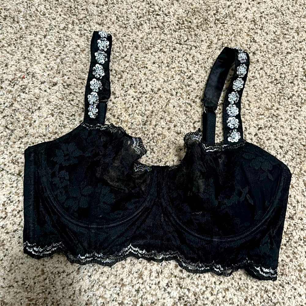 NWT Victoria’s Secret black lace bra